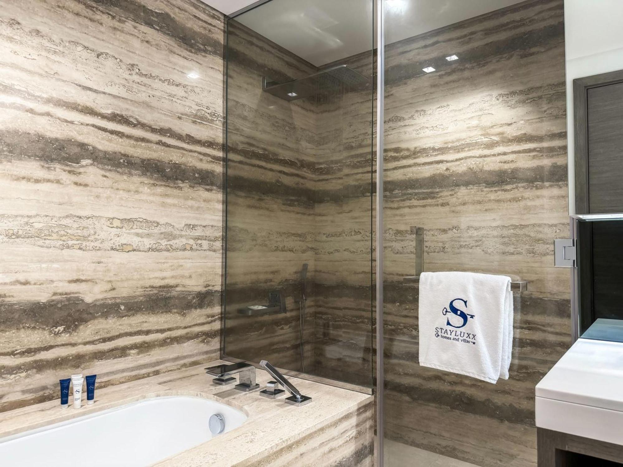 High Floor Burj Khalifa View 1br - Business Bay * Dubai
